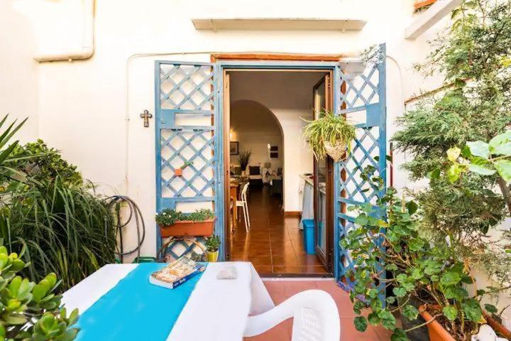 At Kalsa Quiet Flowered Terrace! Free Parking! Ideal For Remote Working! ปาแลร์โม ภายนอก รูปภาพ